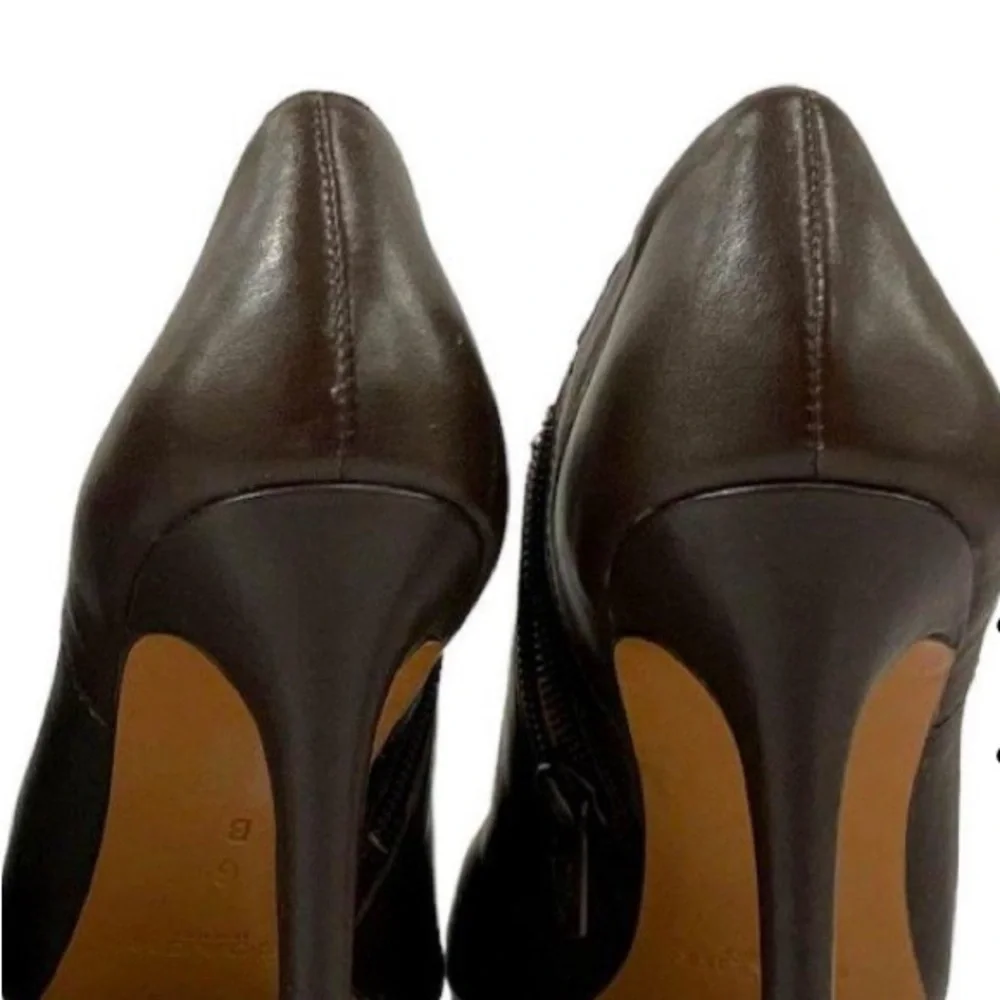 Coach - Picture 4 of 5